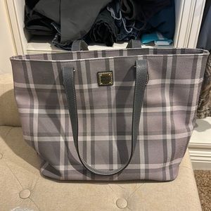 Dooney & Bourke shades of grey shoulder bag.